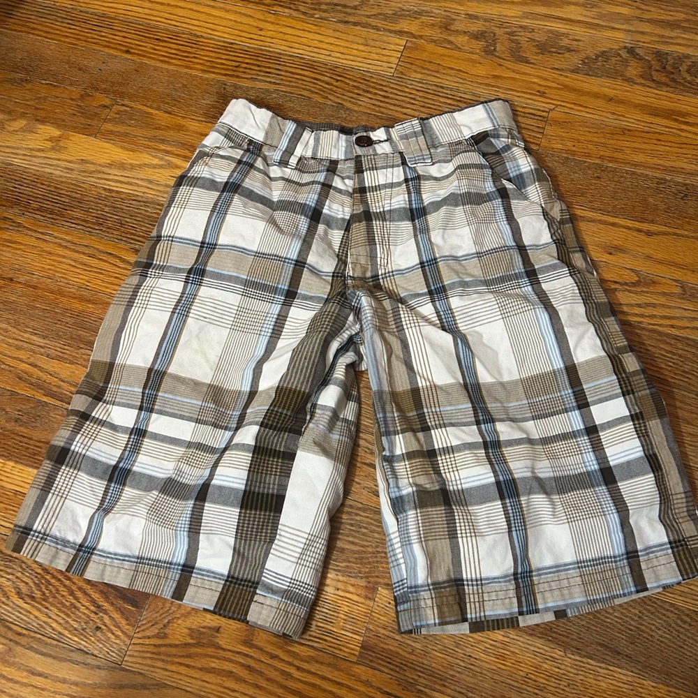 Burnside Plaid Shorts in Black and Tan